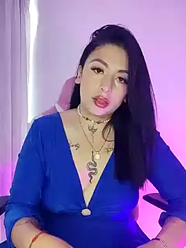 Snapshot of IsoldeX chatting on 11/04/25, 02:16 IsoldeX online show from 11/04/25, 02:16