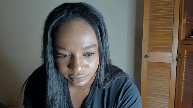 Snapshot of _Chaina chatting on 12/19/25, 06:04 Chaina online show from 12/19/25, 06:04