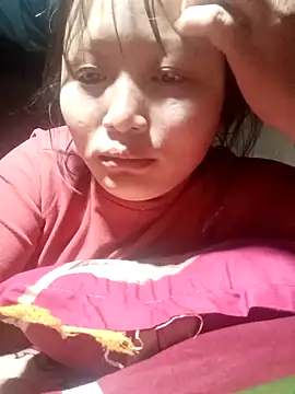 Snapshot of yoyo-mi chatting on 11/04/25, 04:33 yoyo-mi online show from 11/04/25, 04:33