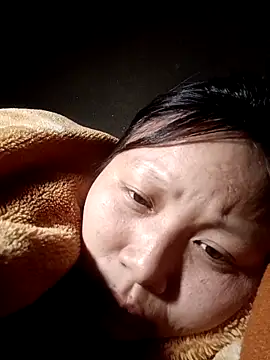 Snapshot of yoyo-mi chatting on 11/07/25, 02:11 yoyo-mi online show from 11/07/25, 02:11