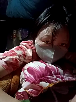 Snapshot of yoyo-mi chatting on 11/10/25, 01:15 yoyo-mi online show from 11/10/25, 01:15