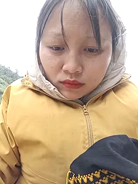 Snapshot of yoyo-mi chatting on 11/20/25, 02:23 yoyo-mi online show from 11/20/25, 02:23