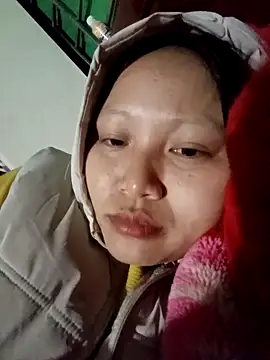 Snapshot of yoyo-mi chatting on 12/13/25, 09:31 yoyo-mi online show from 12/13/25, 09:31