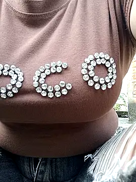 yoyo-mi online show from 04/14/26, 09:37