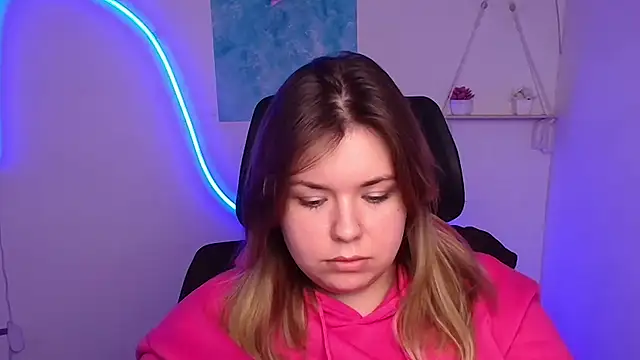 Snapshot of SusannaNight chatting on 11/12/25, 12:16 SusannaNight online show from 11/12/25, 12:16