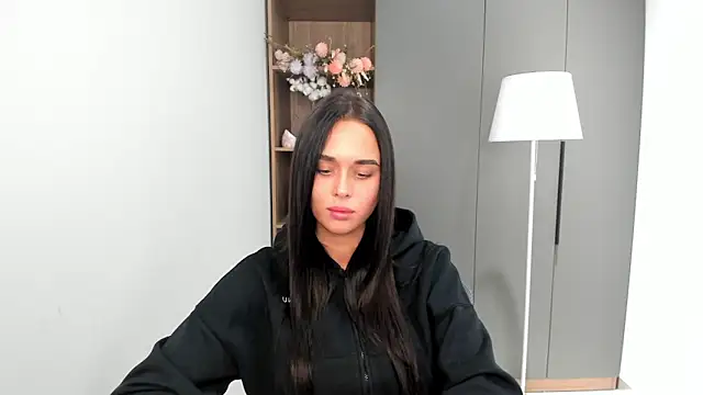 Snapshot of MagdalenWikle chatting on 10/31/25, 05:08 MagdalenWikle online show from 10/31/25, 05:08