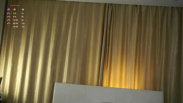 Snapshot of MagdalenWikle chatting on 11/08/25, 10:26 MagdalenWikle online show from 11/08/25, 10:26