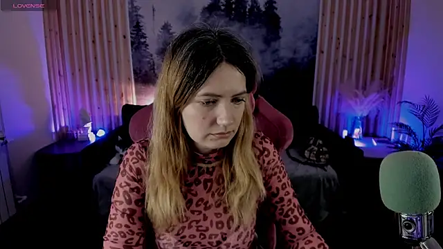 Snapshot of AleksaLaurent chatting on 11/03/25, 05:52 AleksaLaurent online show from 11/03/25, 05:52