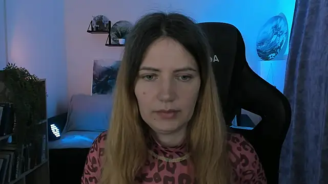 Snapshot of AleksaLaurent chatting on 12/04/25, 08:45 AleksaLaurent online show from 12/04/25, 08:45