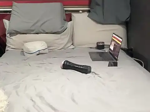 Snapshot of Bbydaddy_0 chatting on 12/16/25, 12:15 Bbydaddy 0 online show from 12/16/25, 12:15