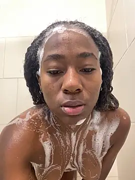 Snapshot of milarain chatting on 11/18/25, 09:08 milarain online show from 11/18/25, 09:08