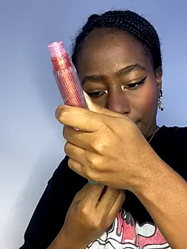 Snapshot of milarain chatting on 11/24/25, 07:57 milarain online show from 11/24/25, 07:57