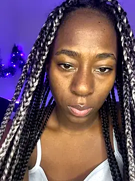 Snapshot of milarain chatting on 12/15/25, 07:56 milarain online show from 12/15/25, 07:56