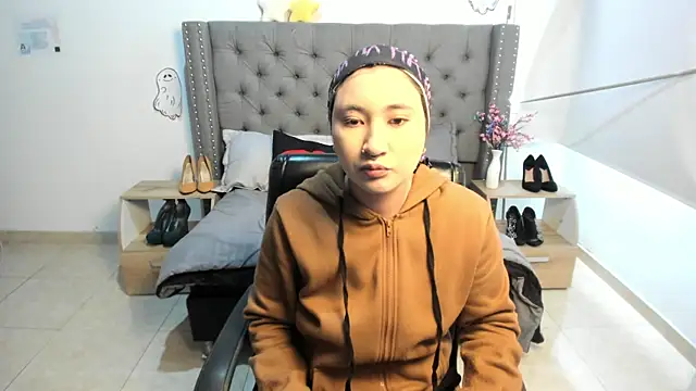 Snapshot of AnngelLee chatting on 10/29/25, 01:46 AnngelLee online show from 10/29/25, 01:46