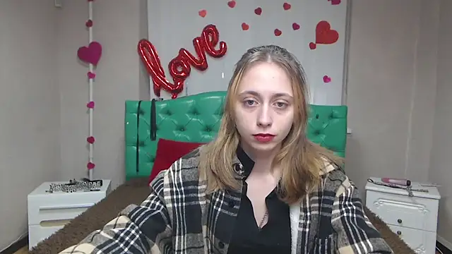 TracyLll online show from 02/10/26, 07:23