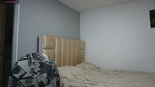 Snapshot of phiamat chatting on 12/22/25, 12:29 phiamat online show from 12/22/25, 12:29