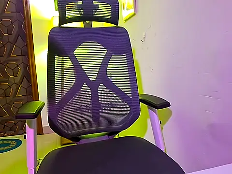 Snapshot of GoddessNeehya chatting on 10/28/25, 07:16 GoddessNeehya online show from 10/28/25, 07:16