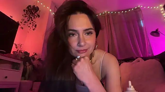 SpicyLunaaa online show from 05/09/26, 01:27