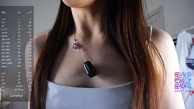 Snapshot of KiraAbling chatting on 12/22/25, 09:39 KiraAbling online show from 12/22/25, 09:39