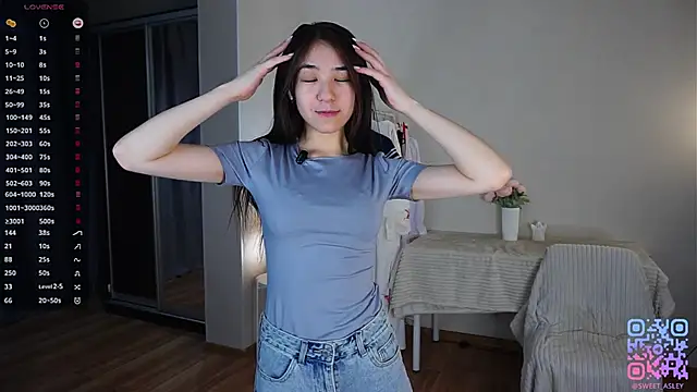 Snapshot of KiraAbling chatting on 02/13/26, 04:25 KiraAbling online show from 02/13/26, 04:25