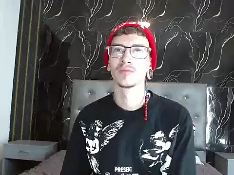 Snapshot of RyanOwenss chatting on 10/29/25, 02:08 RyanOwenss online show from 10/29/25, 02:08