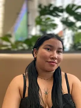 Snapshot of Vickybon chatting on 10/28/25, 08:22 Vickybon online show from 10/28/25, 08:22