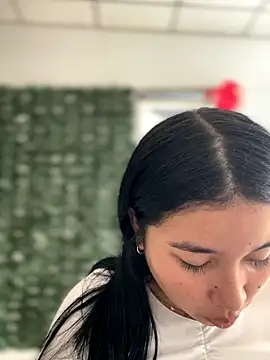 Vickybon online show from 11/19/25, 07:25