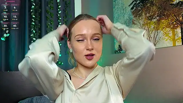 Snapshot of VanessaLightDiamond chatting on 11/09/25, 04:11 VanessaLightDiamond online show from 11/09/25, 04:11