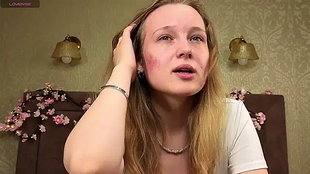 VanessaLightDiamond online show from 05/25/26, 05:13