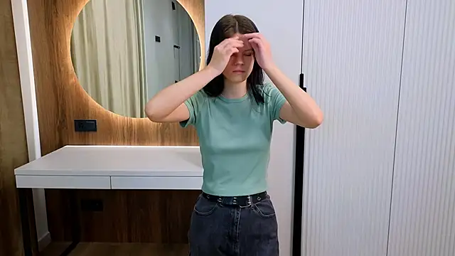 Snapshot of MauraDenis chatting on 11/03/25, 01:51 MauraDenis online show from 11/03/25, 01:51