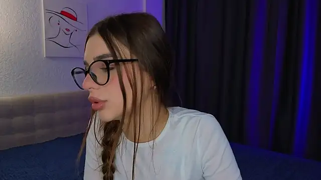 LauraHansil online show from 05/19/26, 07:09