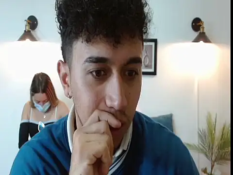 Snapshot of theo_grey chatting on 12/03/25, 01:20 theo grey online show from 12/03/25, 01:20