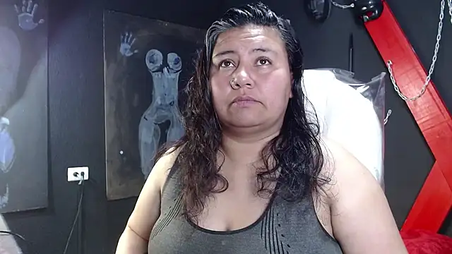 Snapshot of serenamystsh chatting on 10/30/25, 08:20 serenamystsh online show from 10/30/25, 08:20