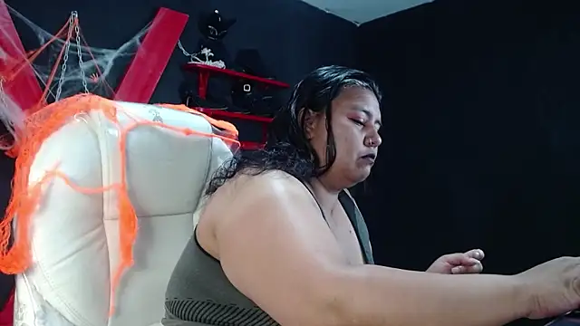 Snapshot of serenamystsh chatting on 10/31/25, 07:37 serenamystsh online show from 10/31/25, 07:37