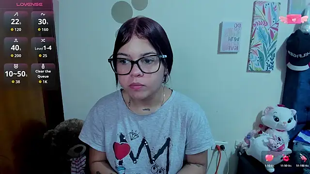 Snapshot of Emma_boo chatting on 11/02/25, 03:36 Emma boo online show from 11/02/25, 03:36