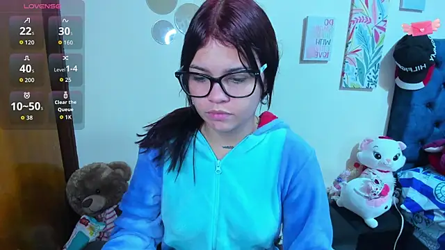 Snapshot of Emma_boo chatting on 11/06/25, 12:39 Emma boo online show from 11/06/25, 12:39