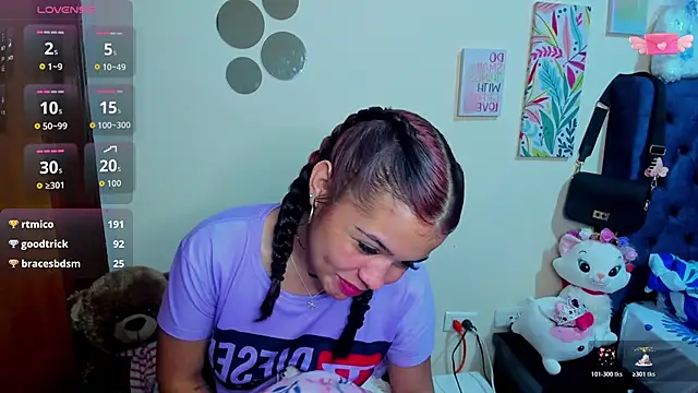 Snapshot of Emma_boo chatting on 11/18/25, 03:12 Emma boo online show from 11/18/25, 03:12