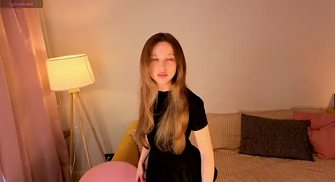 Snapshot of eirakilian chatting on 11/05/25, 08:25 eirakilian online show from 11/05/25, 08:25