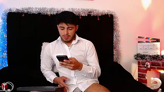 Snapshot of jaiden_thoner chatting on 12/18/25, 05:35 jaiden thoner online show from 12/18/25, 05:35