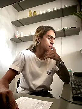 sabrinaneves online show from 12/22/25, 06:49