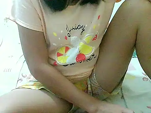 nhicole4u online show from 12/01/25, 11:37