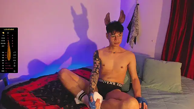 Snapshot of estmonnn chatting on 10/30/25, 11:49 estmonnn online show from 10/30/25, 11:49