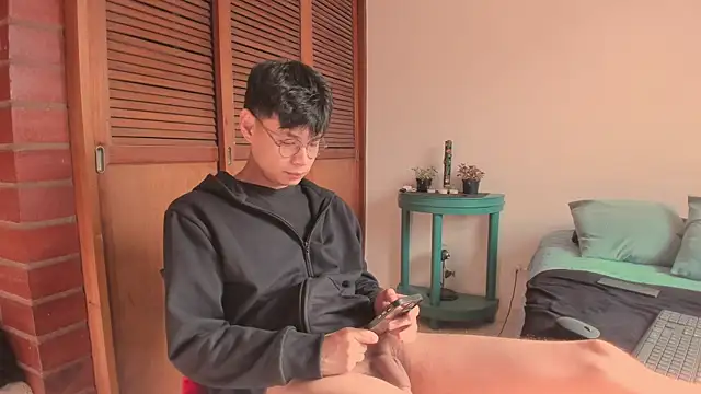 estmonnn online show from 11/22/25, 08:19