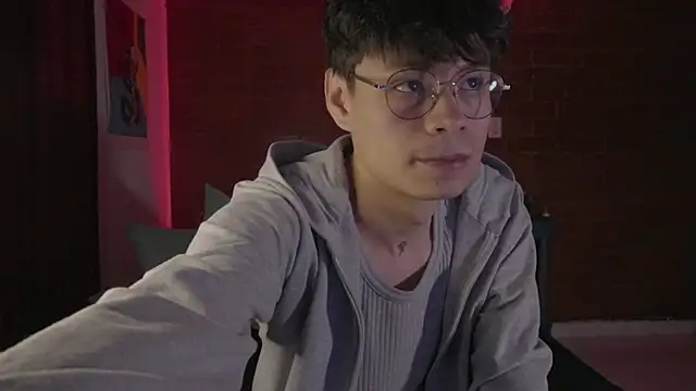 estmonnn online show from 12/20/25, 12:18