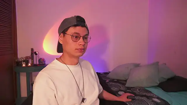 estmonnn online show from 02/15/26, 03:25