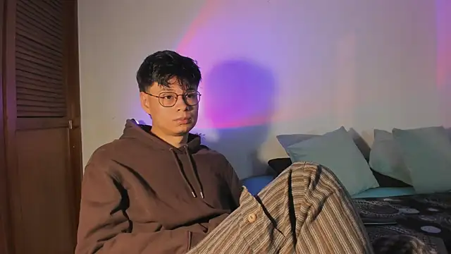 estmonnn online show from 05/27/26, 01:57