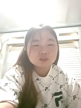 Snapshot of matbiec- chatting on 10/29/25, 03:20 matbiec- online show from 10/29/25, 03:20