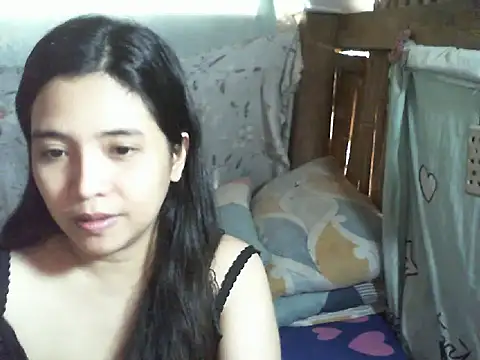 Snapshot of ann_tine123 chatting on 10/29/25, 05:42 ann tine123 online show from 10/29/25, 05:42