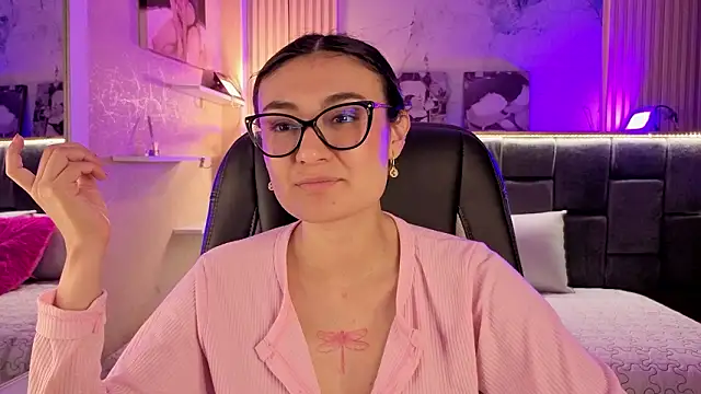 Im-Lola online show from 03/18/26, 08:34