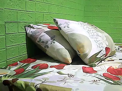 Snapshot of Sweetmarieee chatting on 12/04/25, 12:58 Sweetmarieee online show from 12/04/25, 12:58